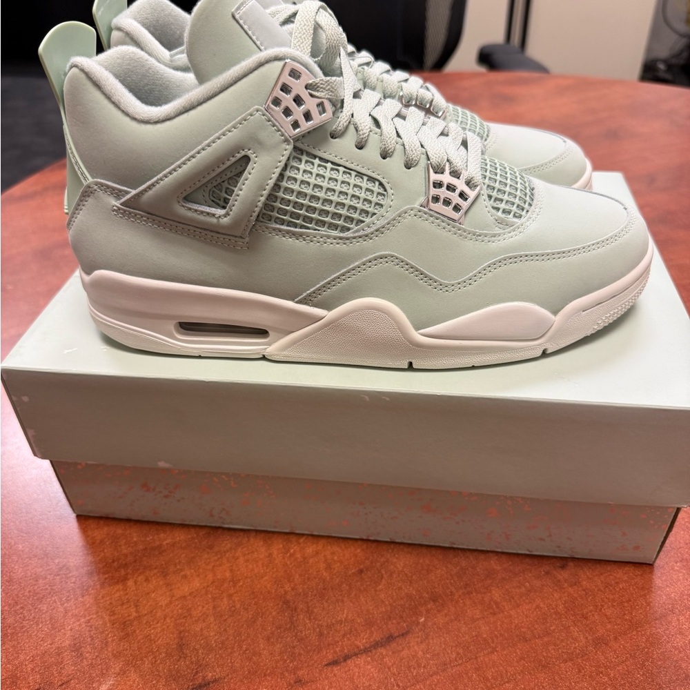 Nike Air Jordan 4 Retro Seafoam Sail Silver HV0823-003 Size 9.5 men/11 Women NIB - Picture 9 of 13